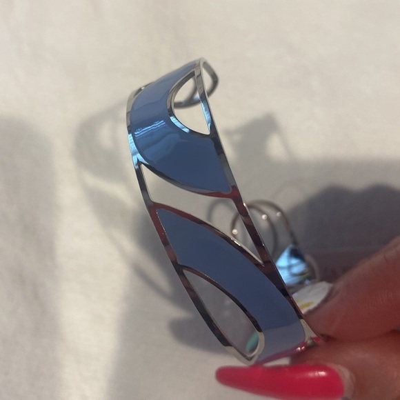 Howard’s new without price tag cuff bracelet - Picture 3 of 4